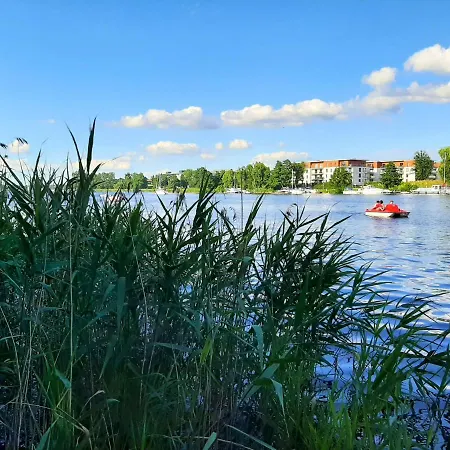 아파트 Aqua Marina - Lake, Nature And Relax! 이아와